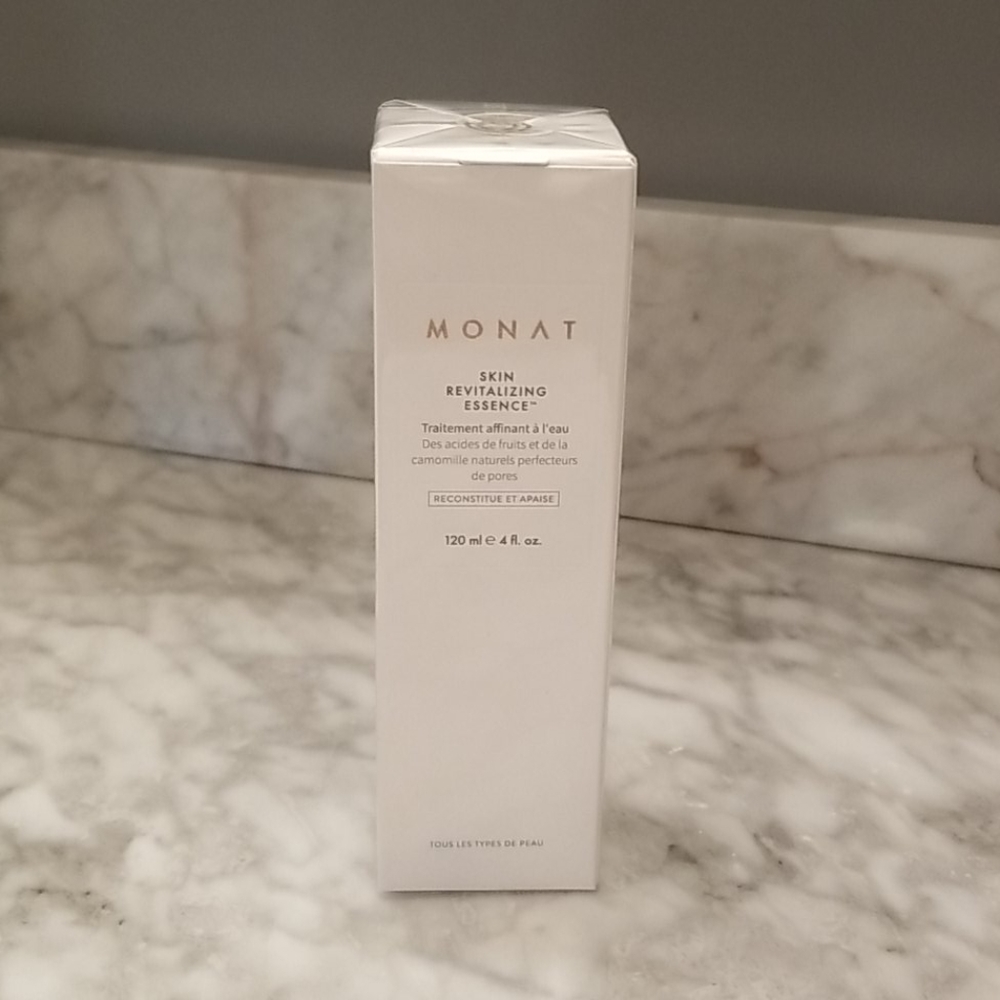 Monat Skin Revitalizing Essence